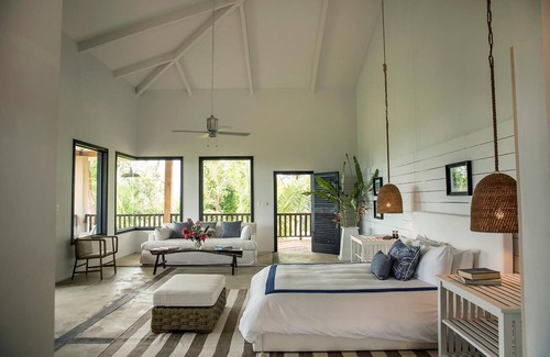 Punta Gorda Complejo | Treetop Suite w/ Infinity Pool & WiFi - Amazing Jungle, Mountain, & Ocean Views