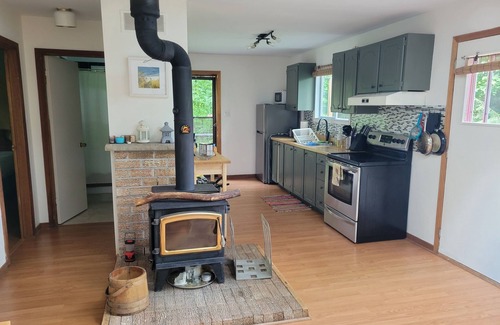 Dysart et al Cabaña | Treetop View Cottage, offers recharging morning views!