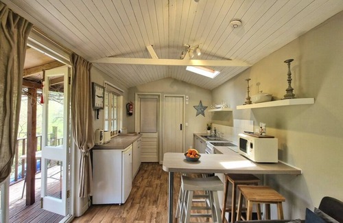 Burgh Island Cabina | Treetops, a peaceful haven retreat only 1 mile from Bantham beach in South Devon