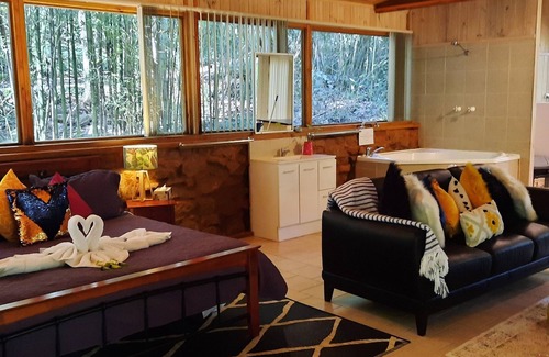 Flaxton Cabina | Treetops Accommodation Montville