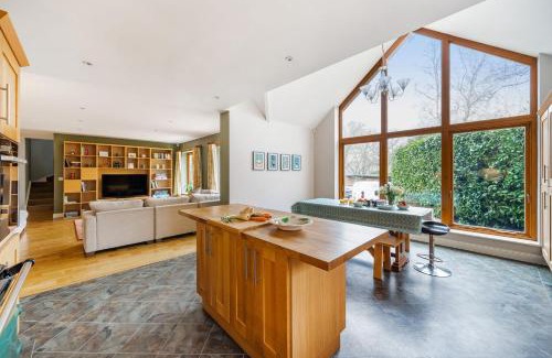 Wimborne Casa | Treetops