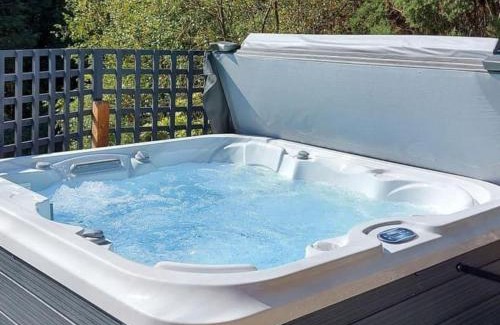 Rockcliffe Chalet De Esquí | Treetops Luxury Log Cabin - Hot tub, BBQ & Sauna