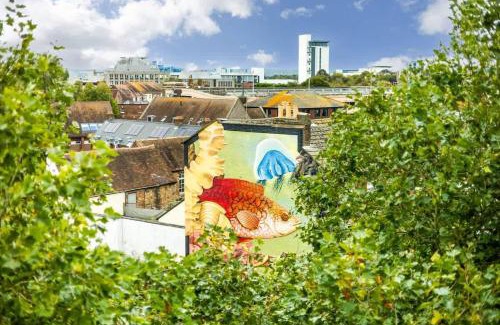 Poole Apartamento | Treetops - Modern Apartment, Moments from Poole Quay