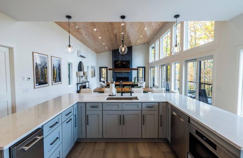 Penn Yan Casa | TreeTops, modern luxury overlooking Keuka Lake - luxury Treehouse new for 2025!