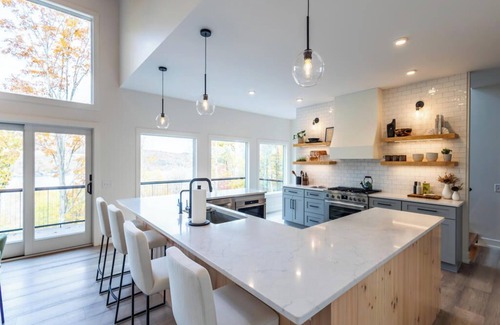 Penn Yan Casa | TreeTops, modern luxury overlooking Keuka Lake - luxury Treehouse new for 2025!