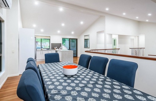 Hardys Bay Casa | 'Treetops on the Bay' by Accom Holidays