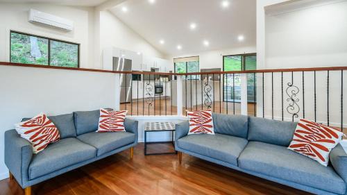 Hardys Bay Casa | 'Treetops On The Bay - Water Views' by Accom Holidays
