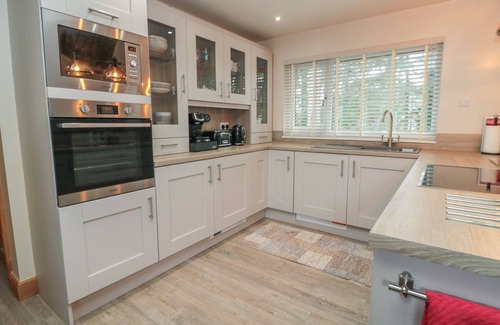 Otterburn Cabaña | TREETOPS, pet friendly, character holiday cottage in Otterburn
