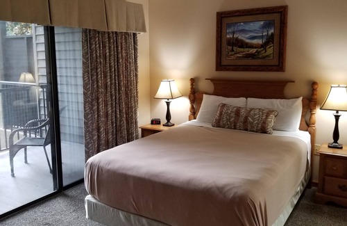 Gatlinburg Complejo | Treetops Resort-Gatlinburg 1 Bdrm/1Bath On Roaring Fork Stream