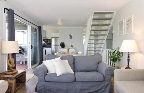 Kangaroo Valley Casa | Treetops - Three bedroom home with great views, in the village!