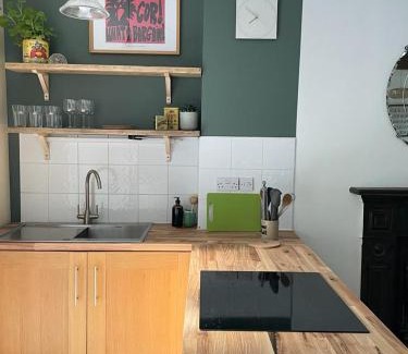 Walsden Apartamento | Treetops & Viaducts; open plan two-bed apartment