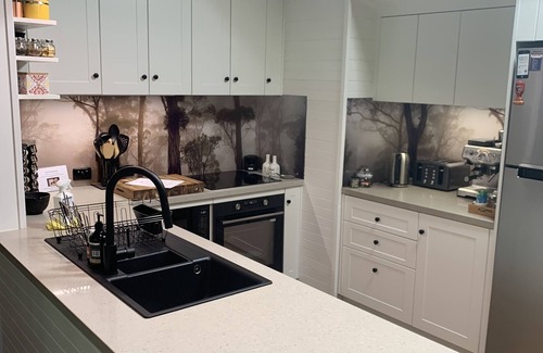 Hepburn Springs Cabina | TreeTops - wood fire, outdoor spa and great coffee
