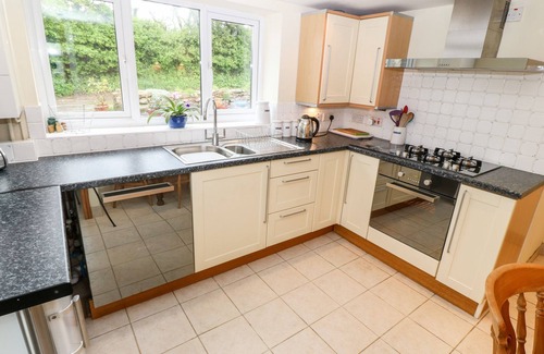 Garn Fadryn Cabaña | Trefaes Newydd, SARN MEYLLTEYRN