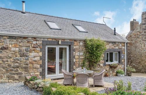 Garn Fadryn Casa | Trefaes Newydd