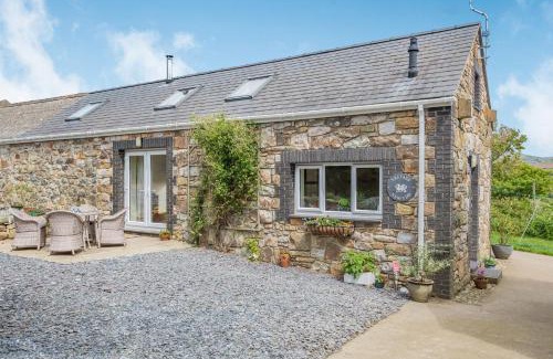 Garn Fadryn Casa | Trefaes Newydd