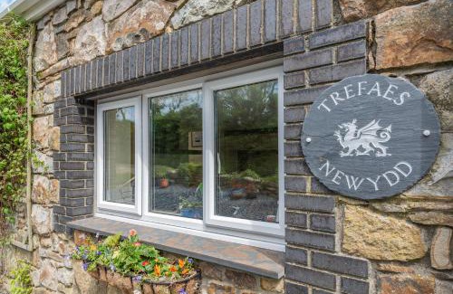 Garn Fadryn Casa | Trefaes Newydd