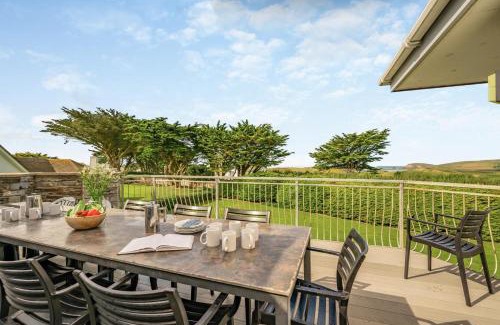 Constantine Bay Casa | Trefebus