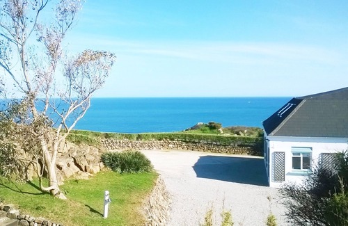 Coverack Cabaña | Por encima de la playa Casa En Panorámica Ubicación Grandes Sueños 8 en 1 acre de jardín privado