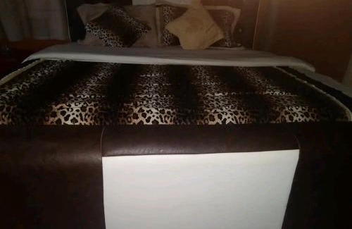Luhizha Cabina | Trekkers Tavern Cottages, Ruhija