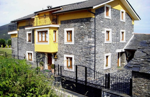Coana Apartamento | Apartamento Rural Trelles - Apartamentos Rurales Los Galpones