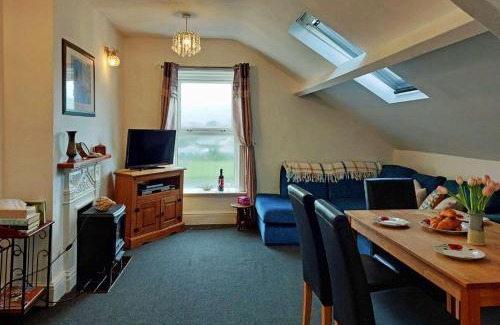 Tywyn Casa | Trem Y Mor - Edge of the Sea