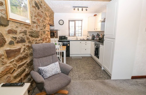 Gaerwen Cabaña | TREM Y WYDDFA, family friendly, character holiday cottage in Gaerwen