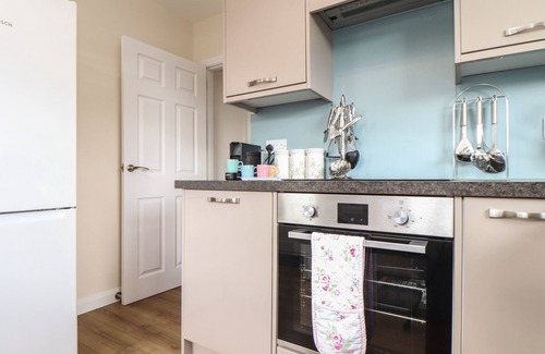 St Austell Cabaña | TREMETHIC, family friendly, with a garden in Trewoon