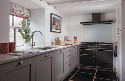 Trenance Cabaña | Trenance Farmhouse - beautiful adults only cottage - sleeps up to 7