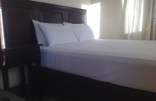 Livingstone Cabina | Trench Town Lodge