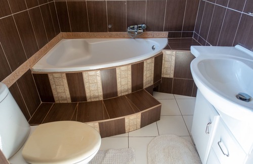 Livingstone Cabina | Trench Town Lodge