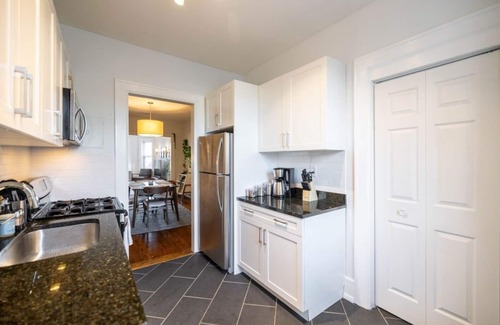 Detroit Apartamento | Trendy 2/1 Apt near the Villages | Free Parking
