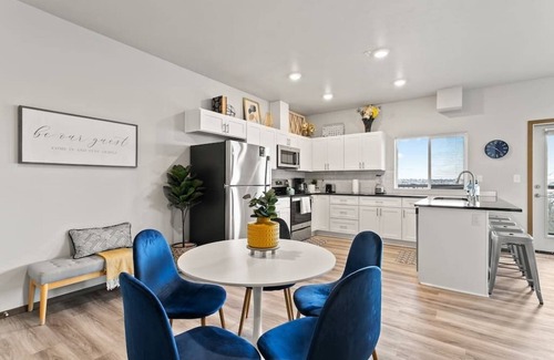 South Perry District Apartamento | Trendy 2 Bed 2 Bath Near Perry Dist and Downtown!