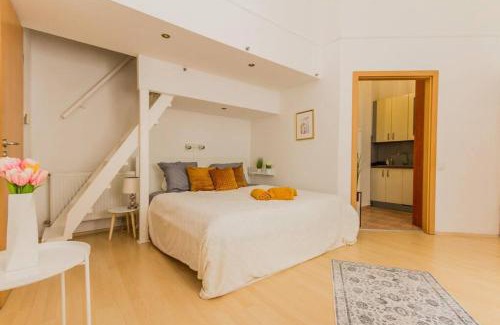 Jozsefvaros Apartamento | Trendy 2 ROOM Flat, next to Corvin Mall FREE Huge Garage! AC,DISHWASHER,WASHMACHINE, SMART TV