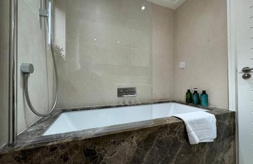 London Borough of Croydon Apartamento | Trendy 2BR 2BA Flat in Crystal Palace