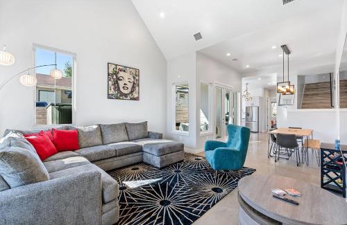 South Manchaca Casa | Trendy 3 bedroom in South Austin Pet Friendly