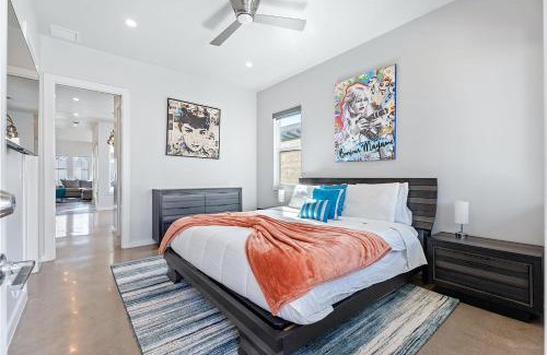South Manchaca Casa | Trendy 3 bedroom in South Austin Pet Friendly