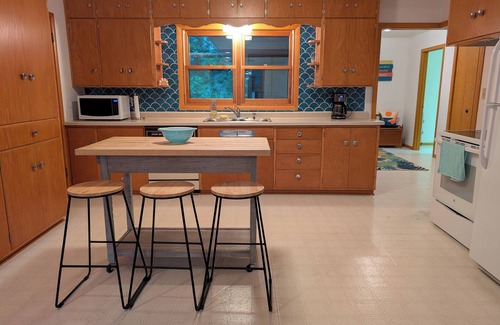 Willmar Cabina | Trendy 4-bedroom cabin, comfortable and spacious, with kid friendly beach