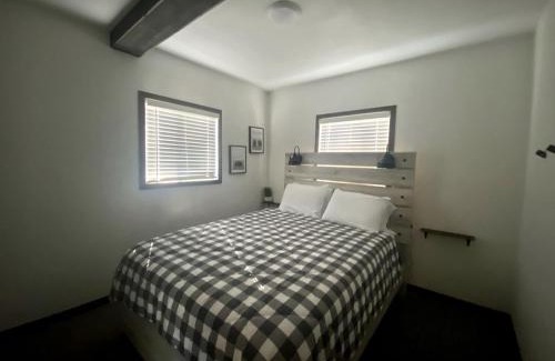 Rapid City Casa | Trendy and Spacious Cabin Surrounded by Nature in Rapid City, South Dakota