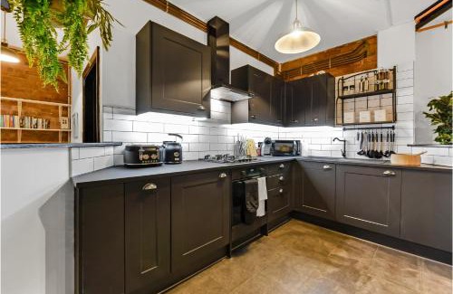 Victoria Apartamento | Trendy, Arty, 3BR in Heart of Hipster Hackney!