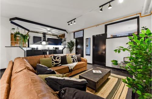 Victoria Apartamento | Trendy, Arty, 3BR in Heart of Hipster Hackney!