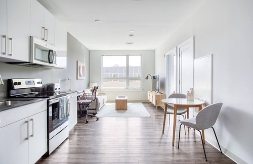 St. Elizabeth's Apartamento | Trendy Brighton 1BR w/ W/D, Gym, near T, Shops + Dining, by Blueground