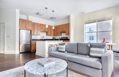 Cambridge Apartamento | Trendy Cambridge Alewife 2BR w/ W/D, Gym & Roof, nr T, by Blueground