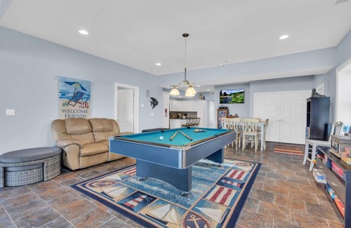 Seaside Heights Casa | Trendy fun 6 BR 4 bath Home w/huge game room! 100 steps to Beach. 5000 sq feet
