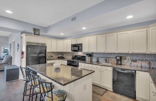 Seaside Heights Casa | Trendy fun 6 BR 4 bath Home w/huge game room! 100 steps to Beach. 5000 sq feet