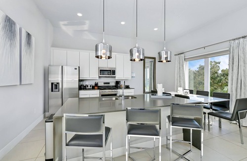 Reunion Hotel | Modern Condo with Reunion Resort Amenities Access at Spectrum Resort Orlando by Rentyl - B26 #210