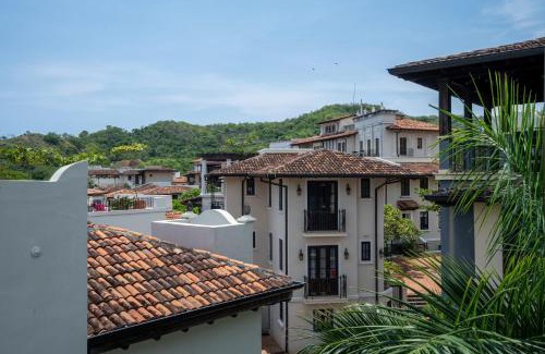 Las Catalinas Apartamento | Trendy Condo with Modern Decor, Stunning Ocean Views, and Exclusive Beach Club Access