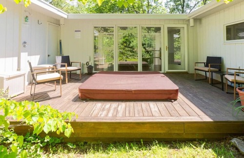 Denver Casa | Trendy Contemporary Vibe Private Pool and Hot Tub