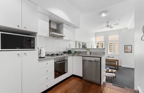 Chippendale Apartamento | Character filled 2 bedroom inner city pad