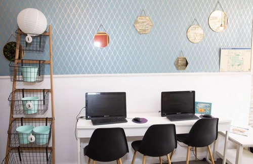 Petit-Ivry Hostal | Trendy Hostel