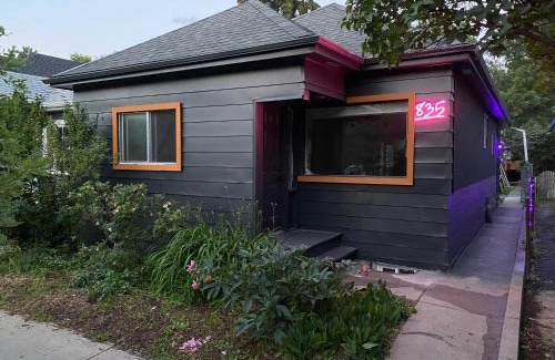 Sunnyside Apartamento | Trendy Kensington 3 min Walk Backyard AC Garage